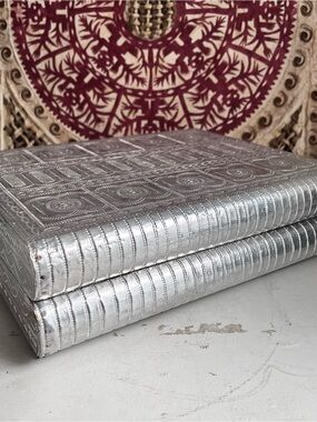 Vintage embossed Decorative Silver tone Jewelry Box vanity